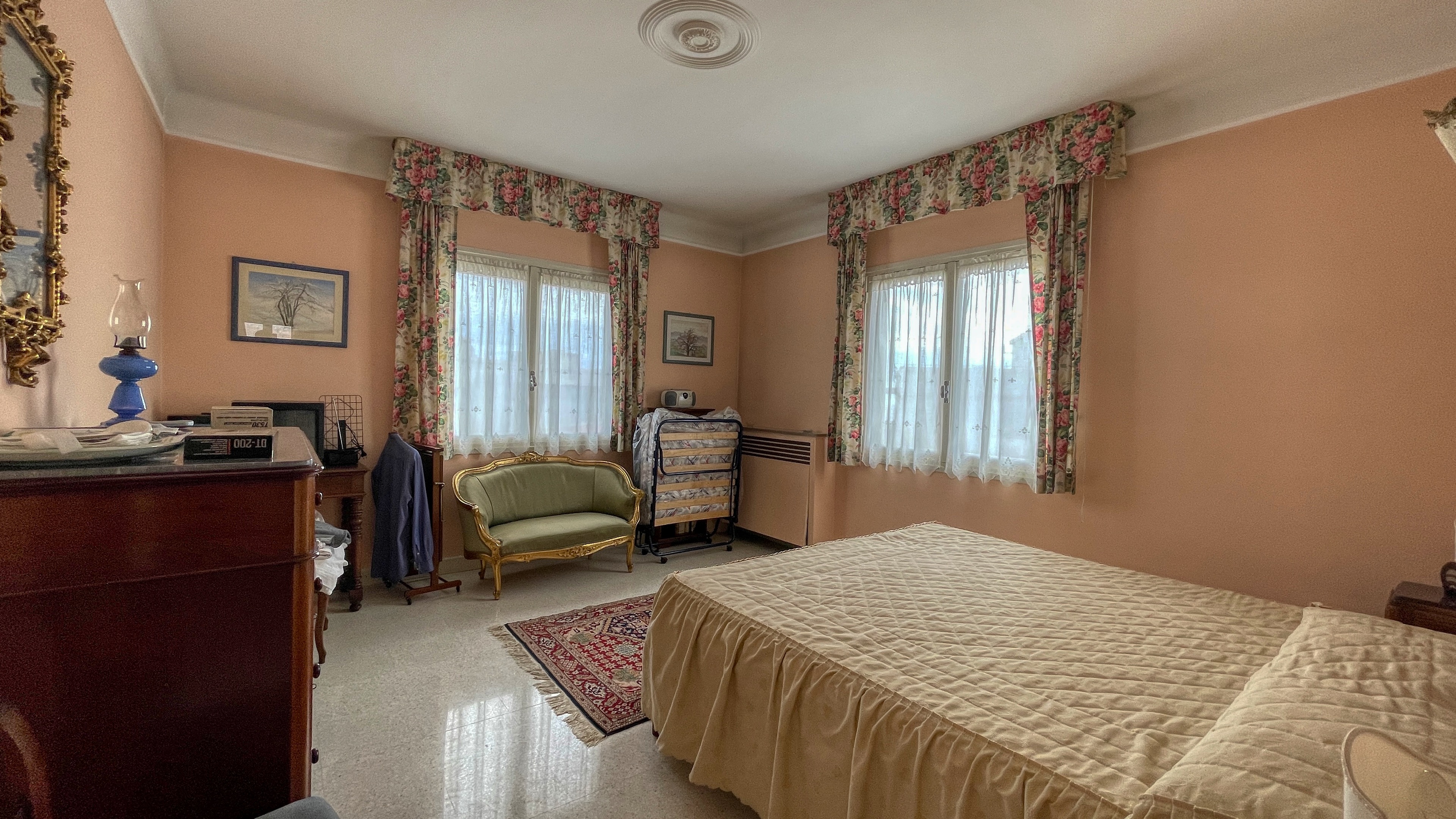 Appartement 3 pièces à rénover avec terrasse et vue mer partielle au Cap Martin 7