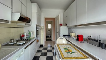 Appartement 3 pièces à rénover avec terrasse et vue mer partielle au Cap Martin 6