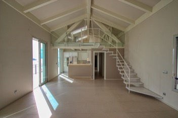 Appartamento duplex di 150 m² di fronte al mare, a 5 minuti da Monaco 1