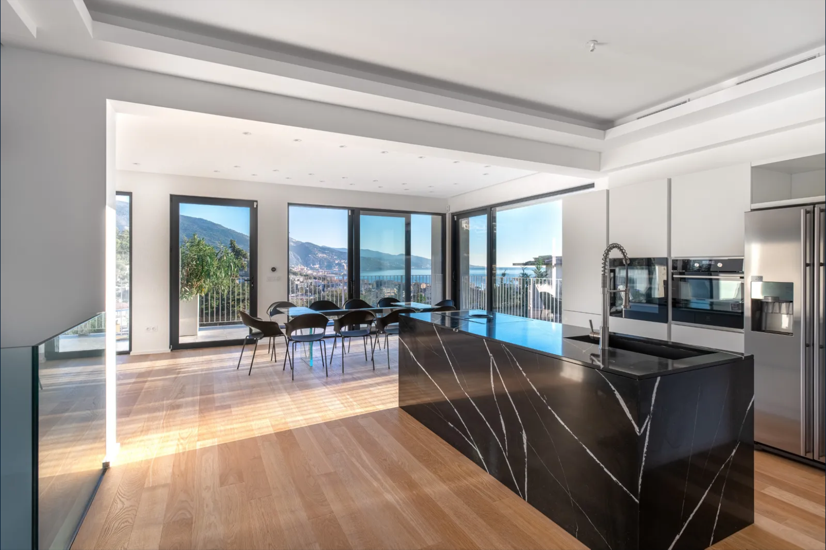 Villa familiale de 284m² avec piscine et grand jardin de 2000m² - Roquebrune-Cap-Martin 3