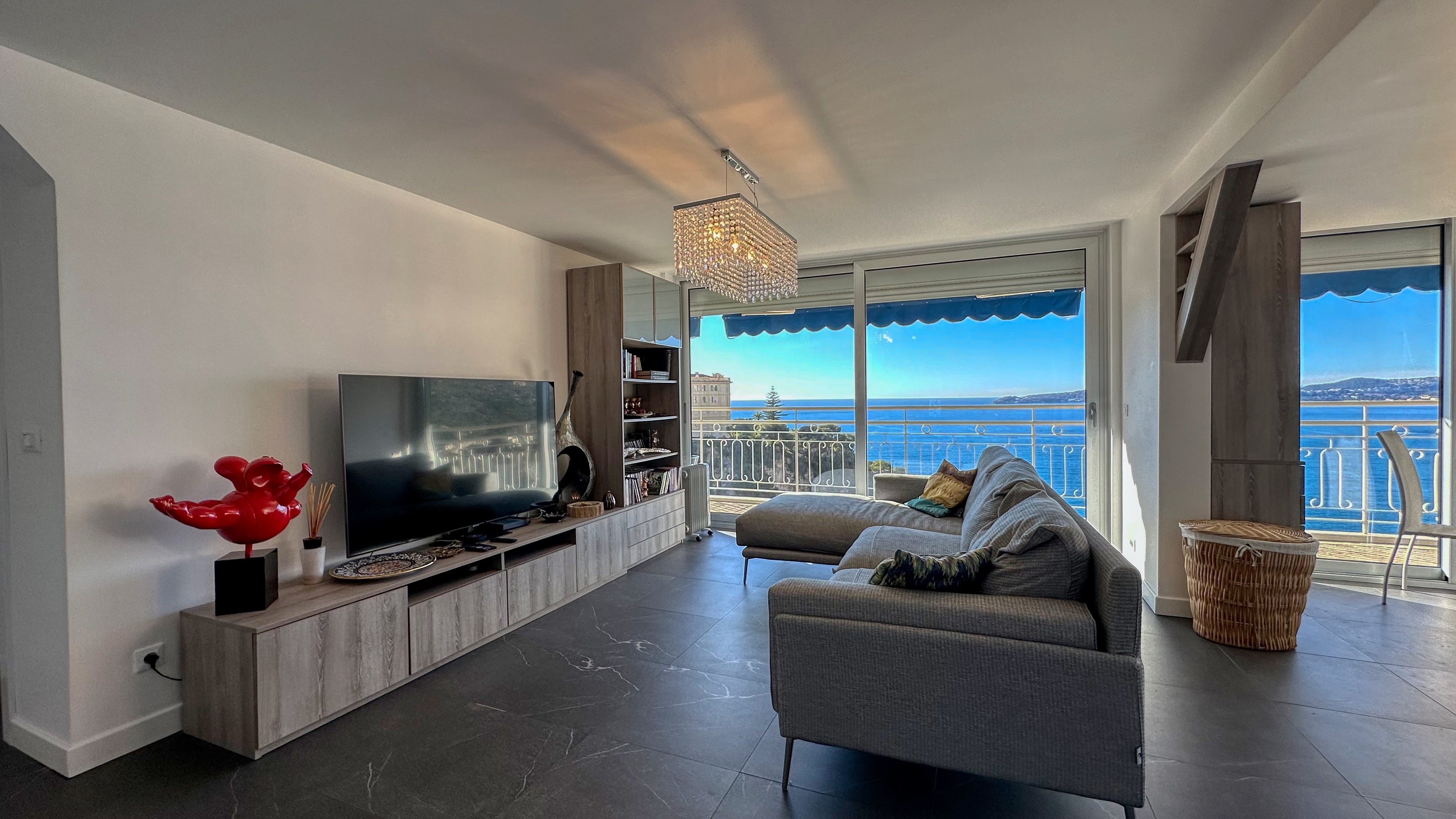 4 bedroom apartment cap d'ail 2