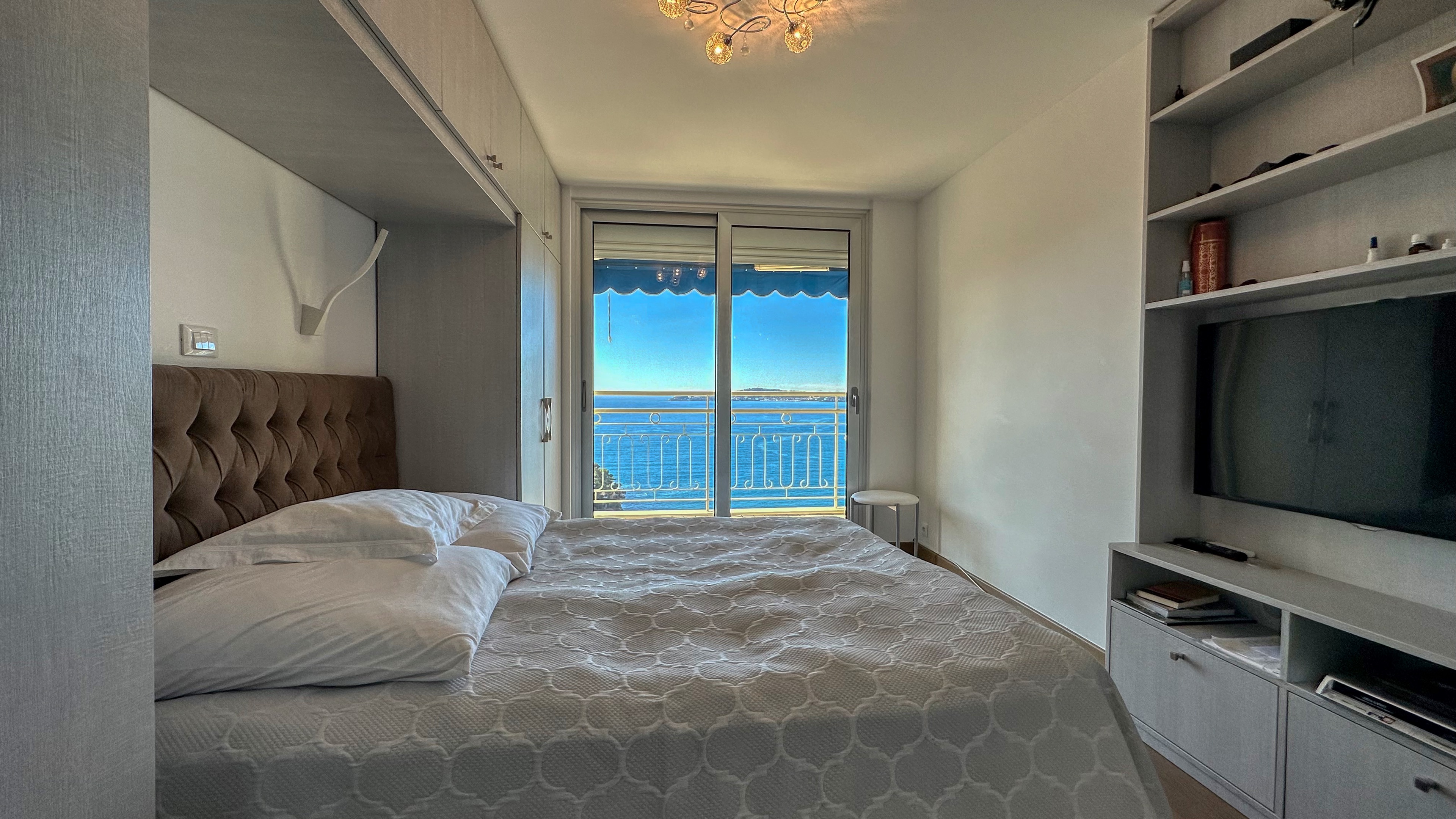 4 bedroom apartment cap d'ail 6