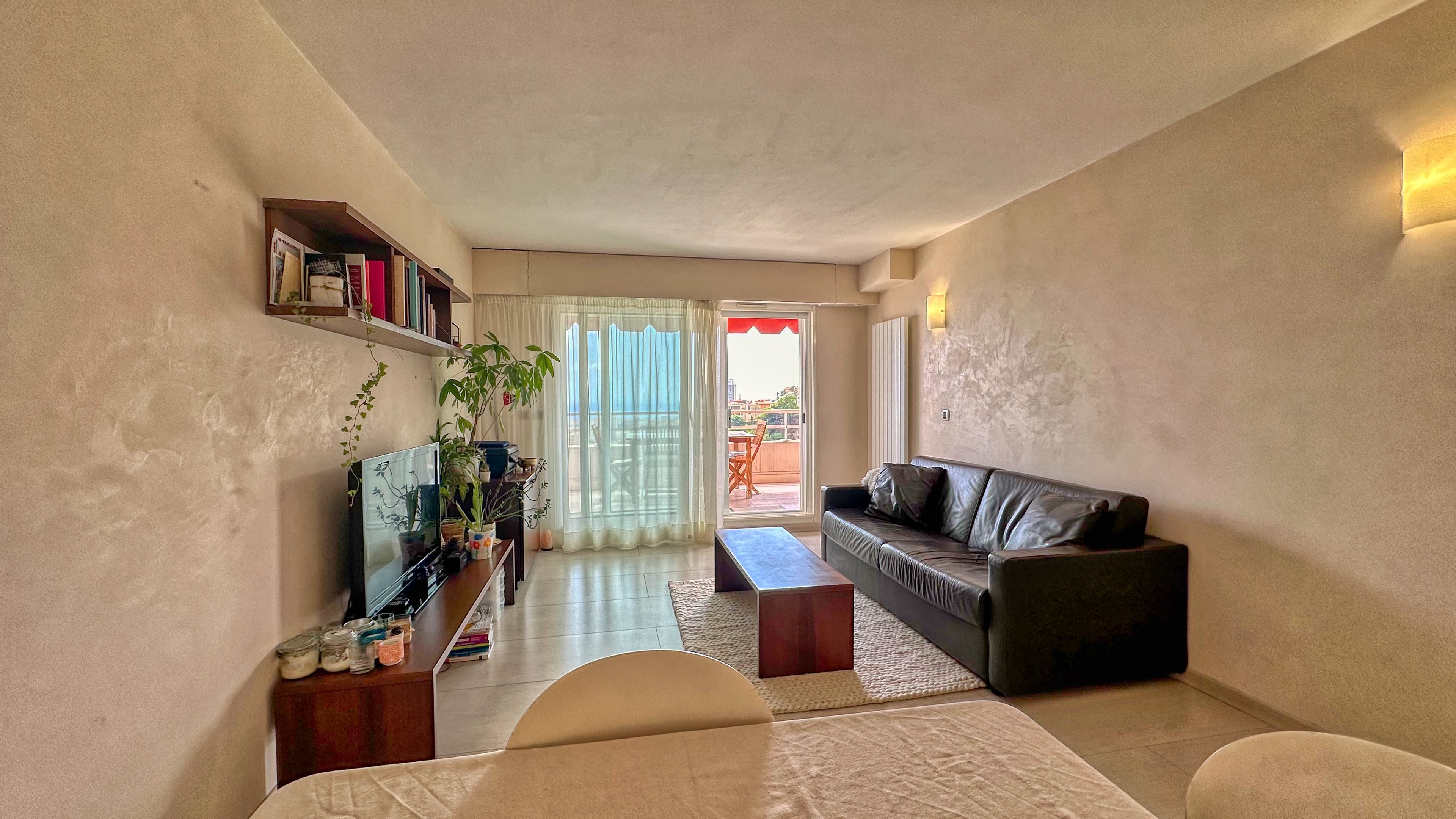3 Pièces avec garage et piscine 8