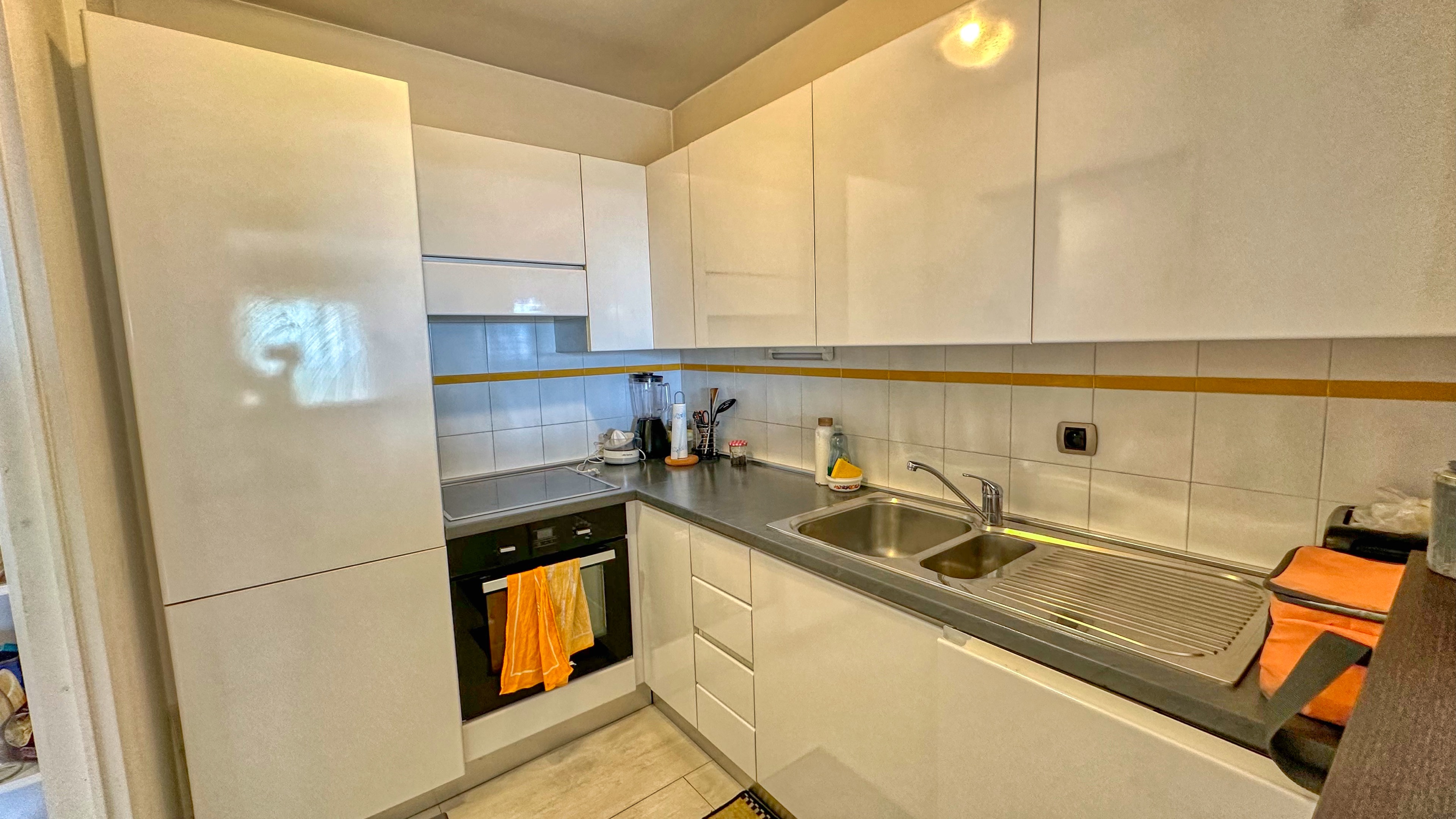 3 Pièces avec garage et piscine 9