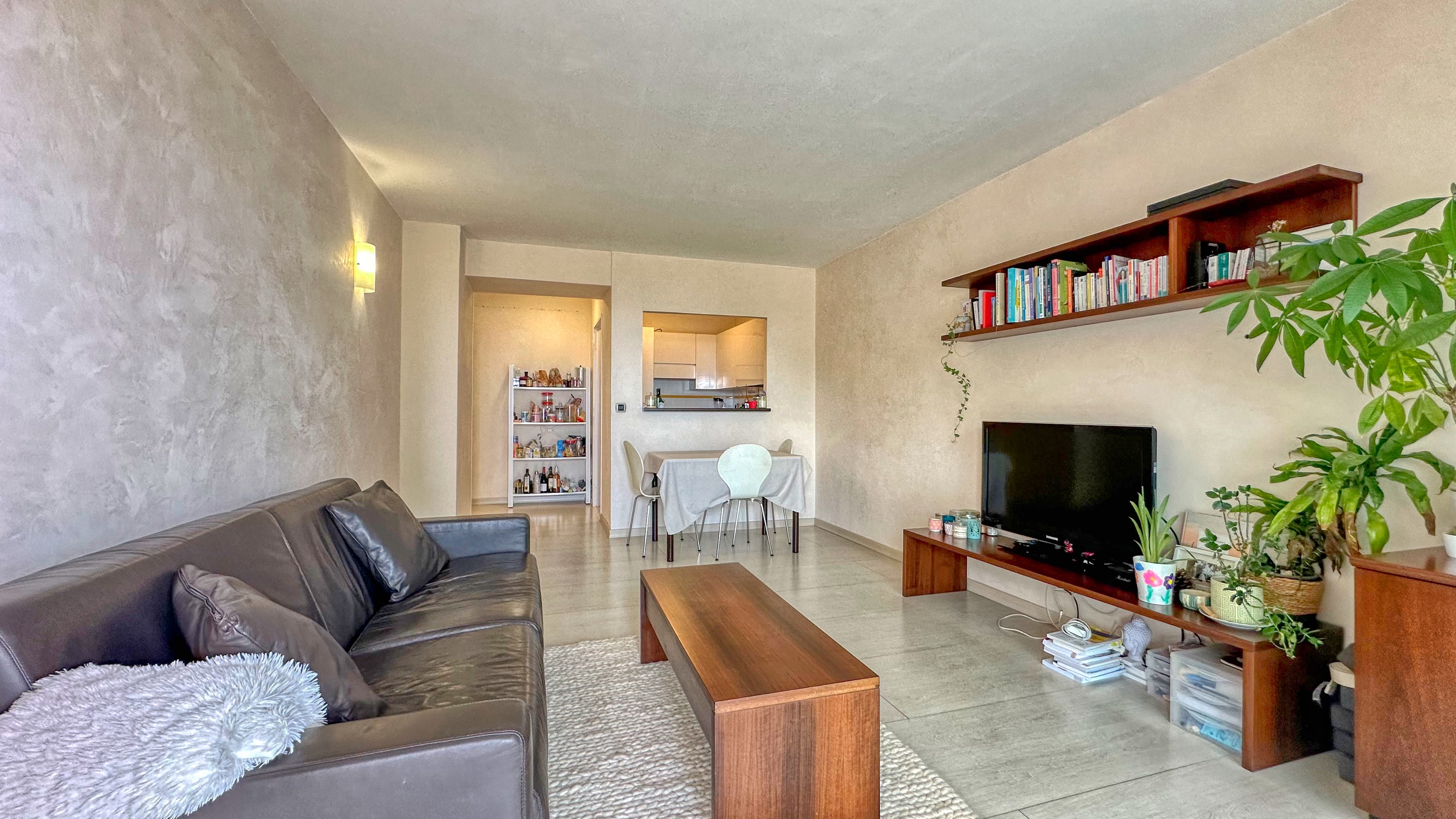 3 Pièces avec garage et piscine 6