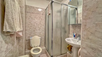 3 Pièces avec garage et piscine 16