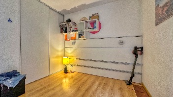 3 Pièces avec garage et piscine 15