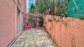 3 Pièces avec garage et piscine 17