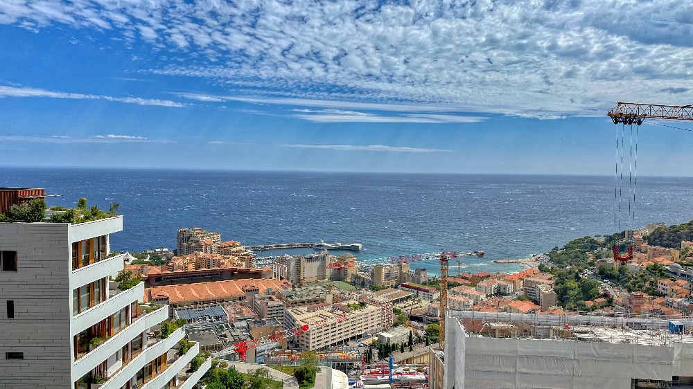 Trilocale ristrutturato con terrazza privata di 80 m² e vista mare a Beausoleil, vicino a Monaco