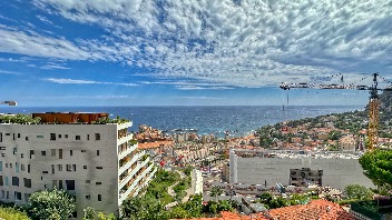 Appartement rénové de 3 pièces avec terrasse privée de 80m² et vue mer à Beausoleil, proche de Monaco 16
