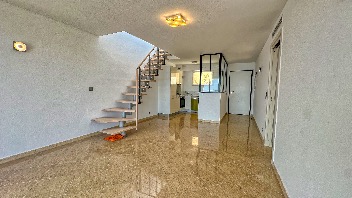 Appartement rénové de 3 pièces avec terrasse privée de 80m² et vue mer à Beausoleil, proche de Monaco 7