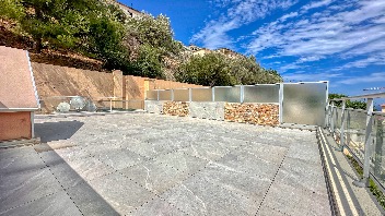 Appartement rénové de 3 pièces avec terrasse privée de 80m² et vue mer à Beausoleil, proche de Monaco 15