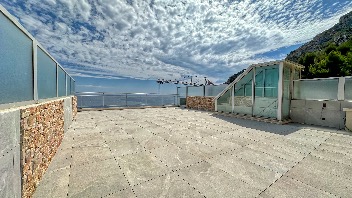 Appartement rénové de 3 pièces avec terrasse privée de 80m² et vue mer à Beausoleil, proche de Monaco 14