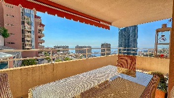 Bilocale con terrazza, piscina e parcheggio privato a Beausoleil	 1