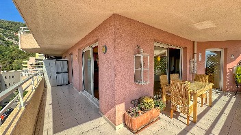 Bilocale con terrazza, piscina e parcheggio privato a Beausoleil	 2