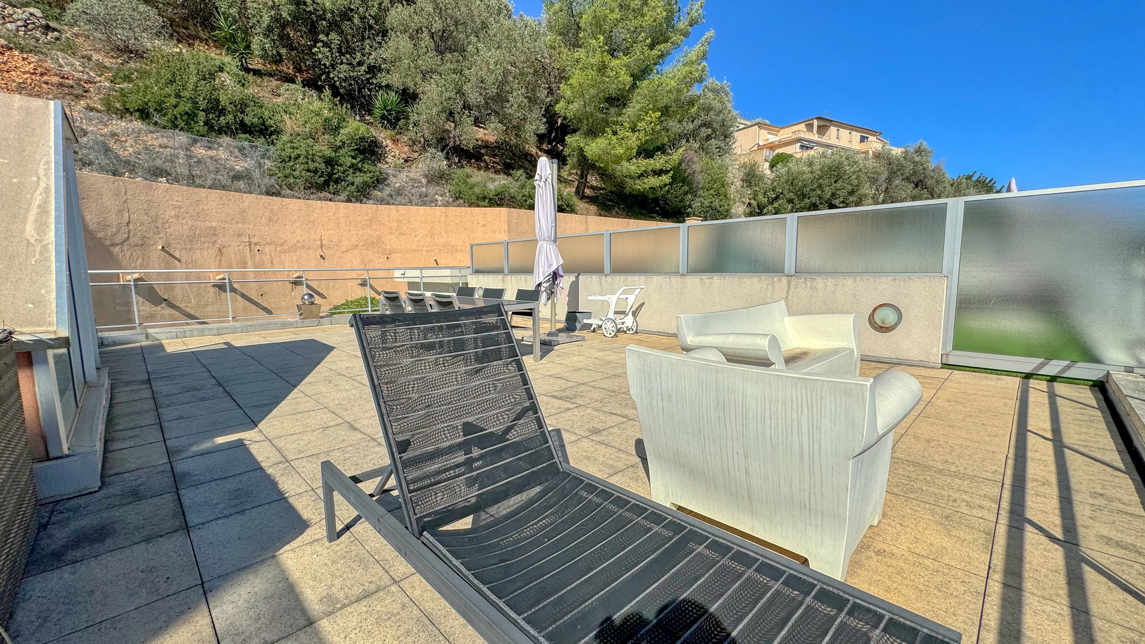 Appartement 3 pièces avec terrasse de 80m² aux portes de Monaco 18