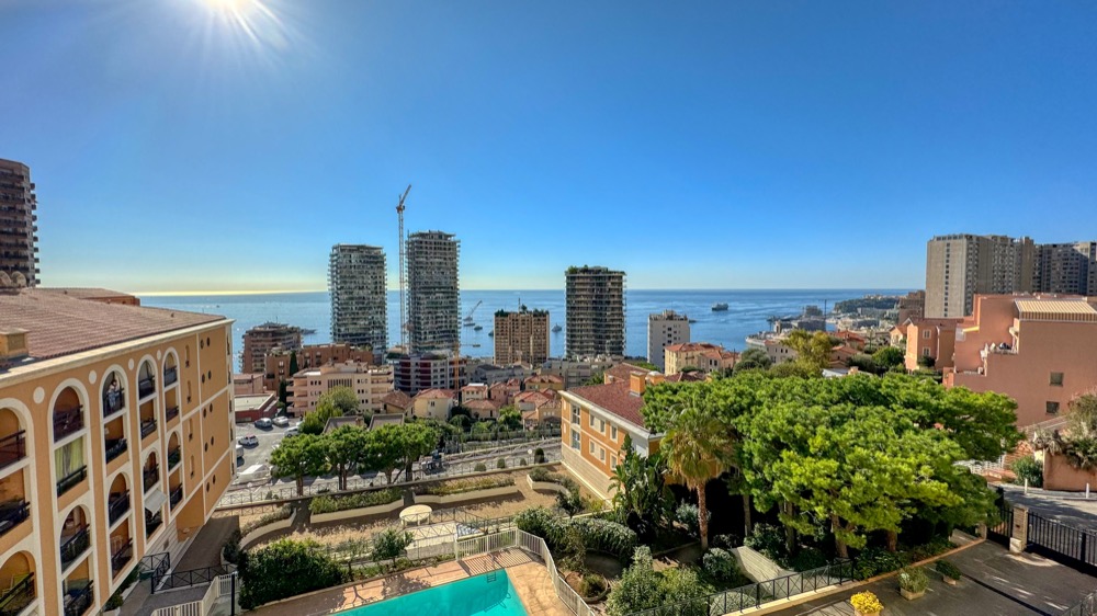 Appartamento di 2 stanze con terrazza e vista mare in vendita a Beausoleil, vicino a Monaco