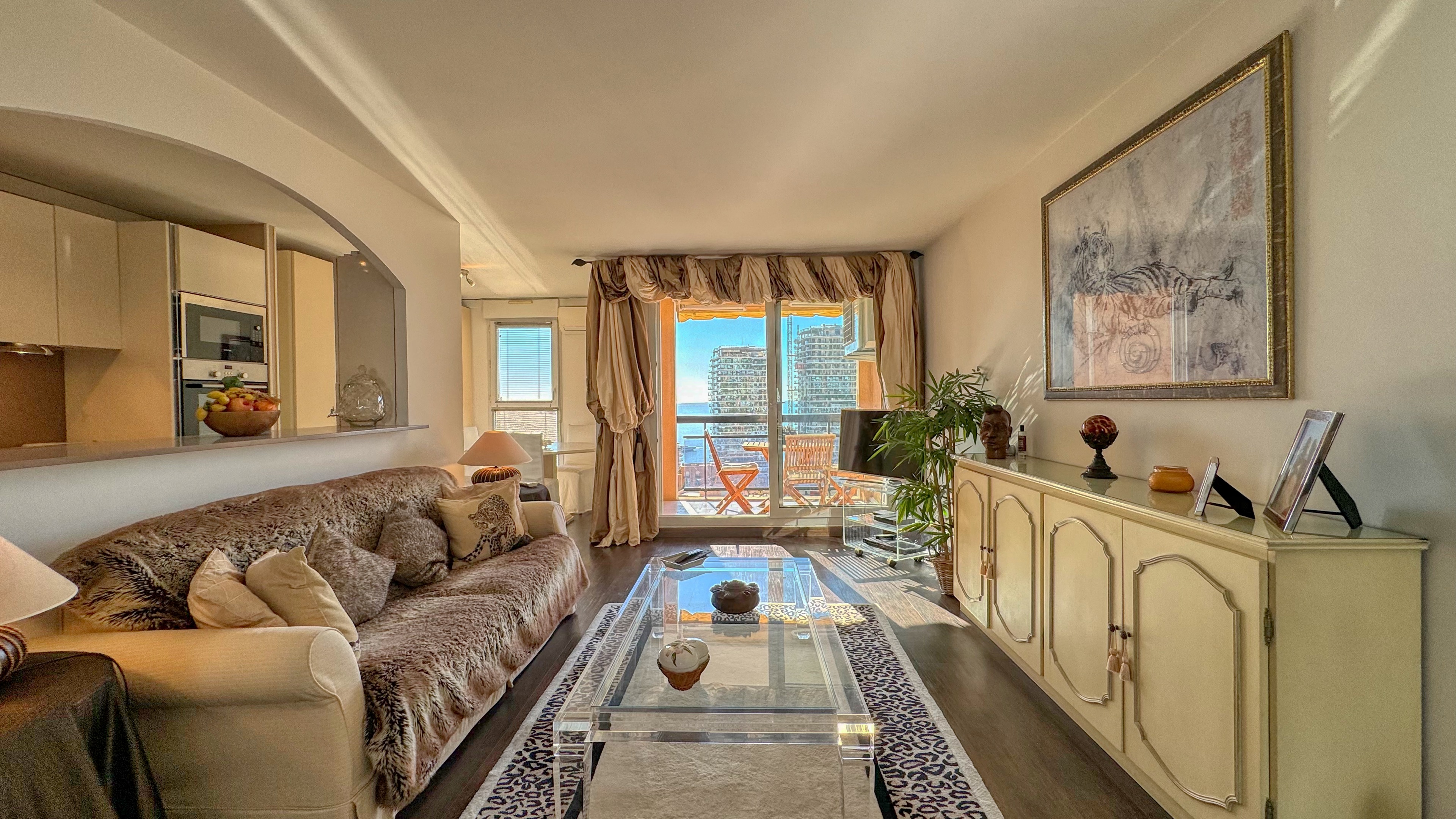 Appartement 2 chambres avec terrasse et vue mer à vendre à Beausoleil, proche de Monaco 3
