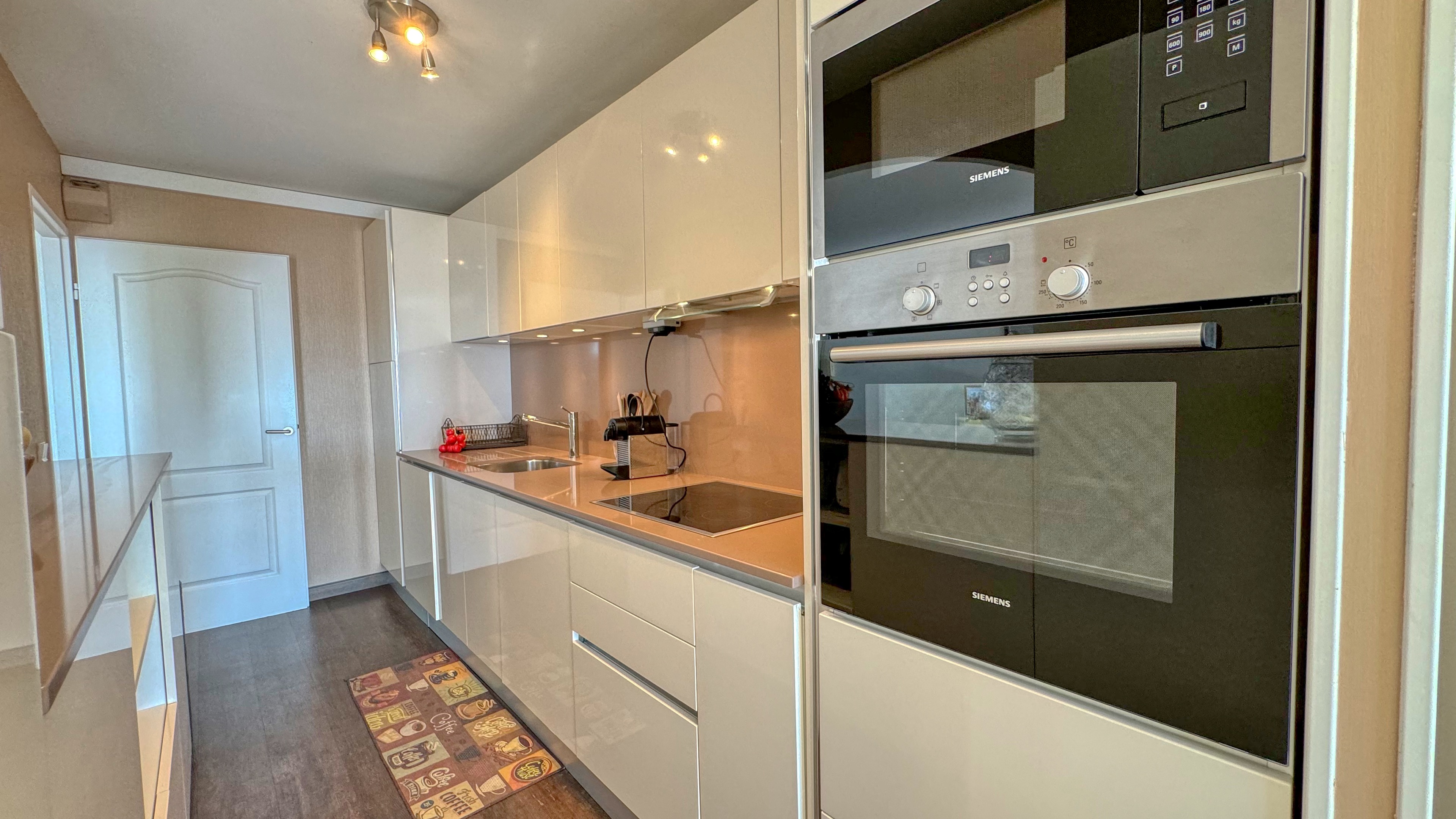 Appartement 2 chambres avec terrasse et vue mer à vendre à Beausoleil, proche de Monaco 10