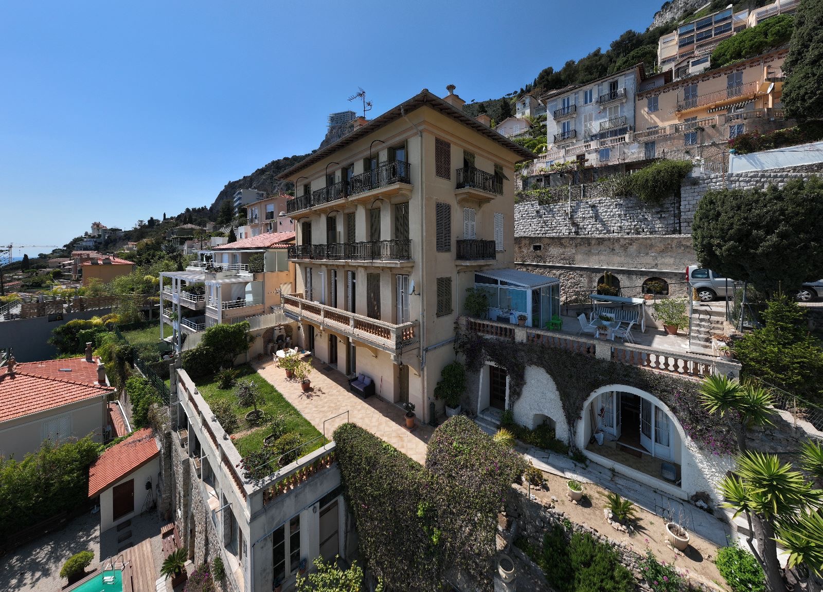 Propriété Belle Époque à 1 km de Monaco avec potentiel d'extension – 500m² sur terrain de 1500m² 13