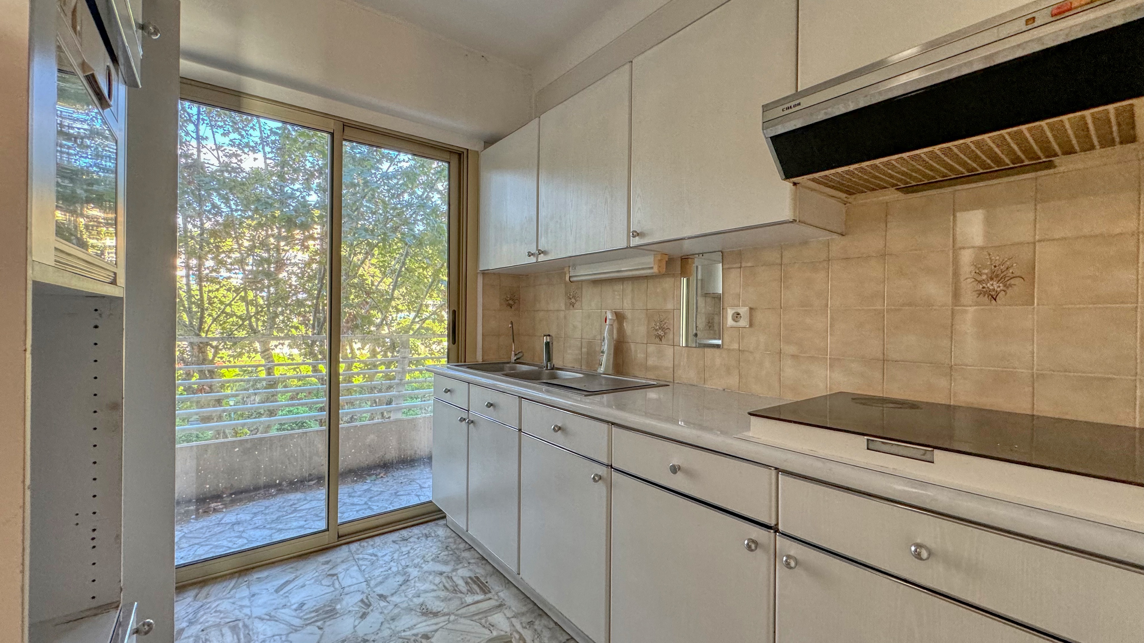 Appartamento di 2 stanze con vista mare a Carnoles, vicino al centro - 67m² con parcheggio e cantina 8