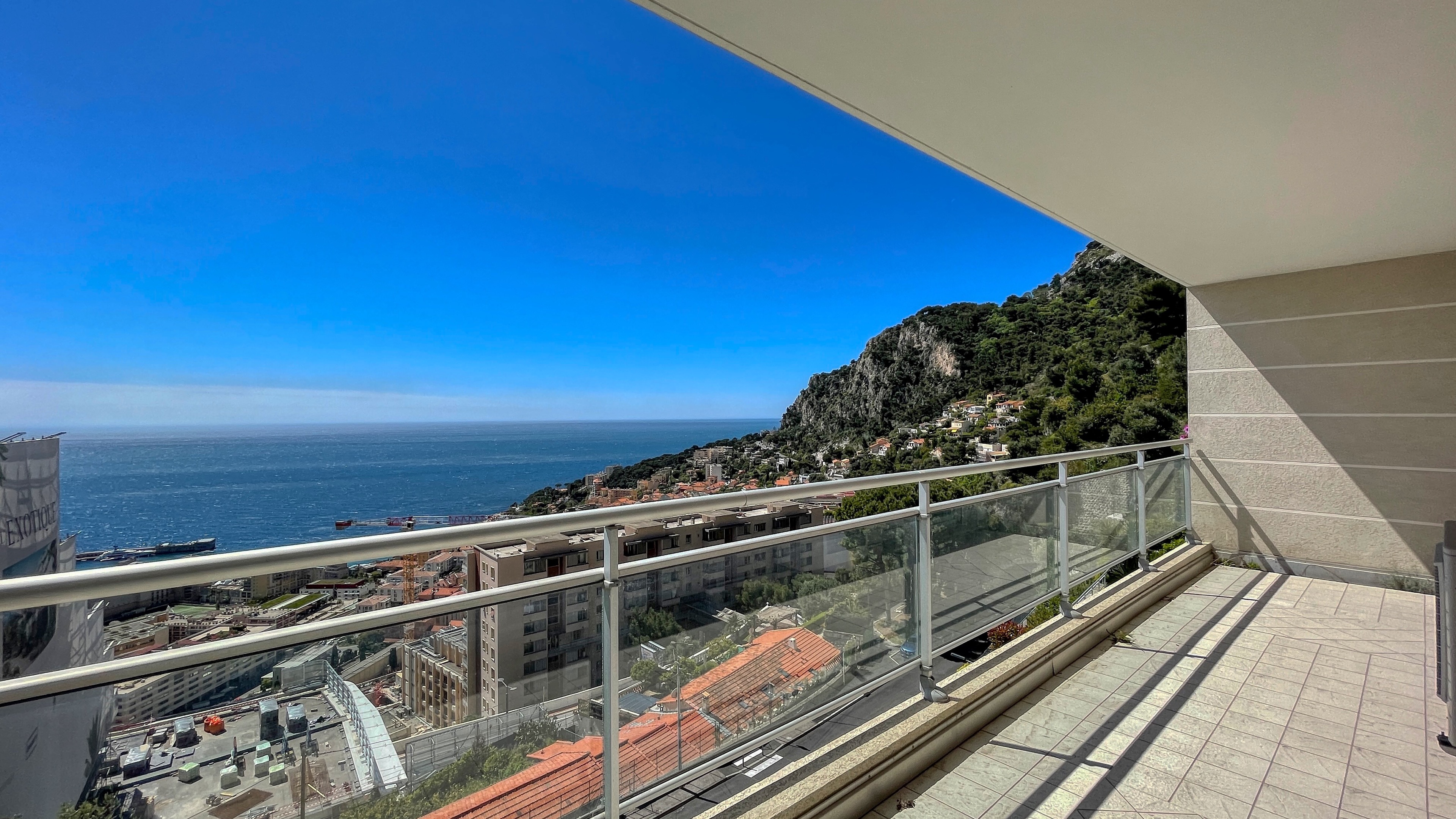 Appartement 3 pièces avec terrasse vue mer à Cap d'Ail, près de Monaco 2