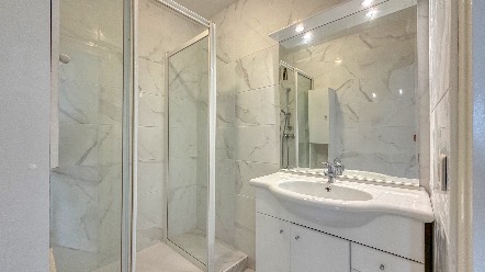 At Monaco’s doorstep – Sea-view two-bedroom apartment with balcony and storage 11