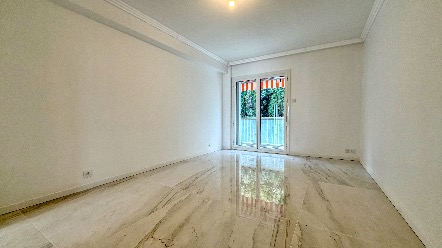 At Monaco’s doorstep – Sea-view two-bedroom apartment with balcony and storage 9