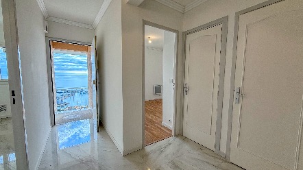 At Monaco’s doorstep – Sea-view two-bedroom apartment with balcony and storage 6