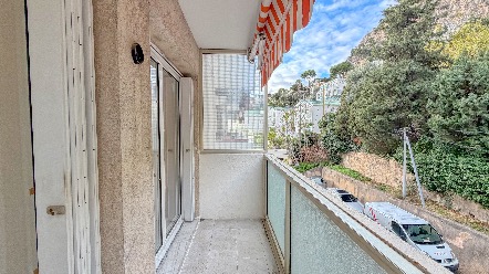 At Monaco’s doorstep – Sea-view two-bedroom apartment with balcony and storage 12