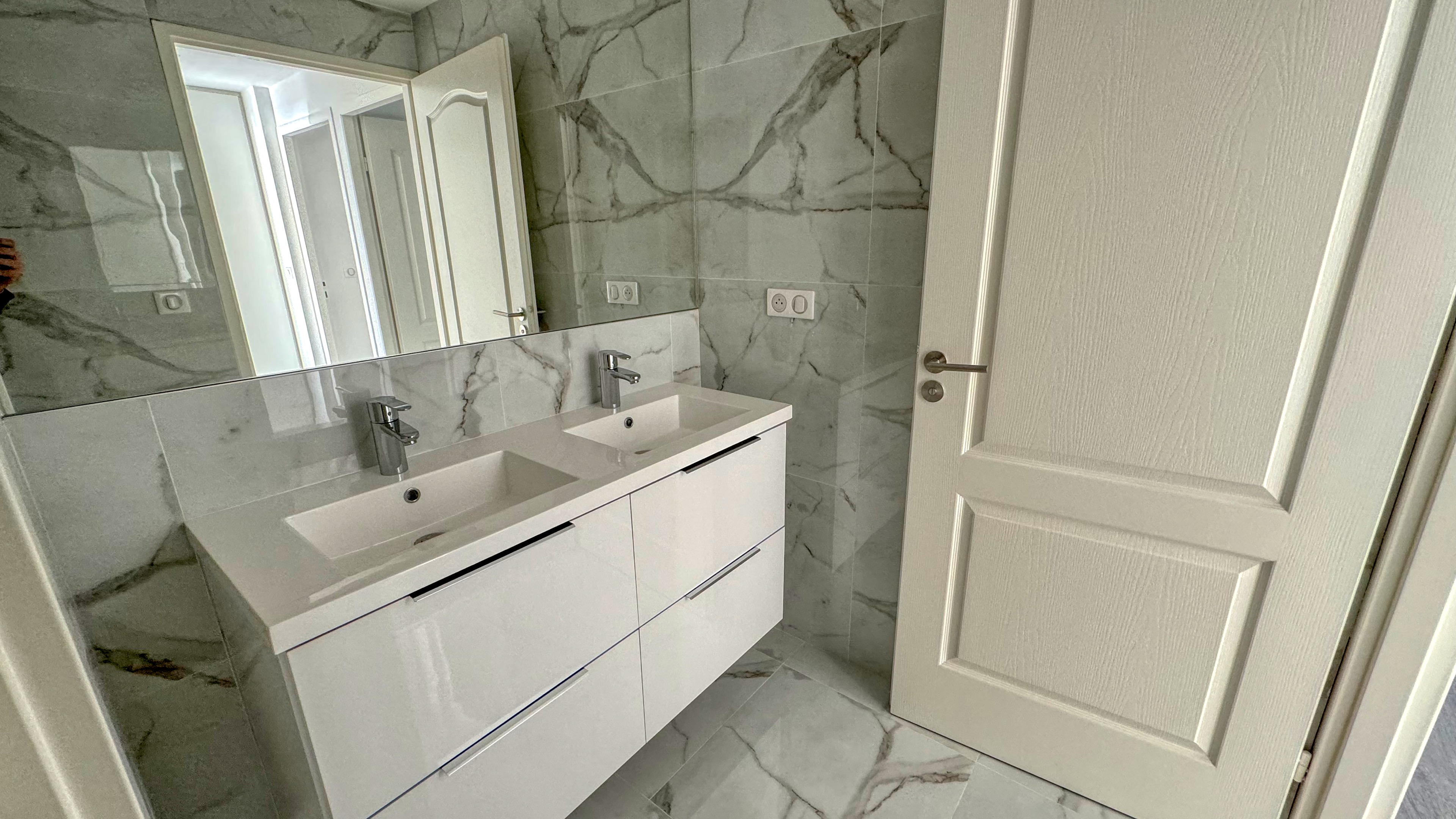 Appartement 4 pièces avec vue mer à Saint Roman, Monaco – Garage et cave inclus 13