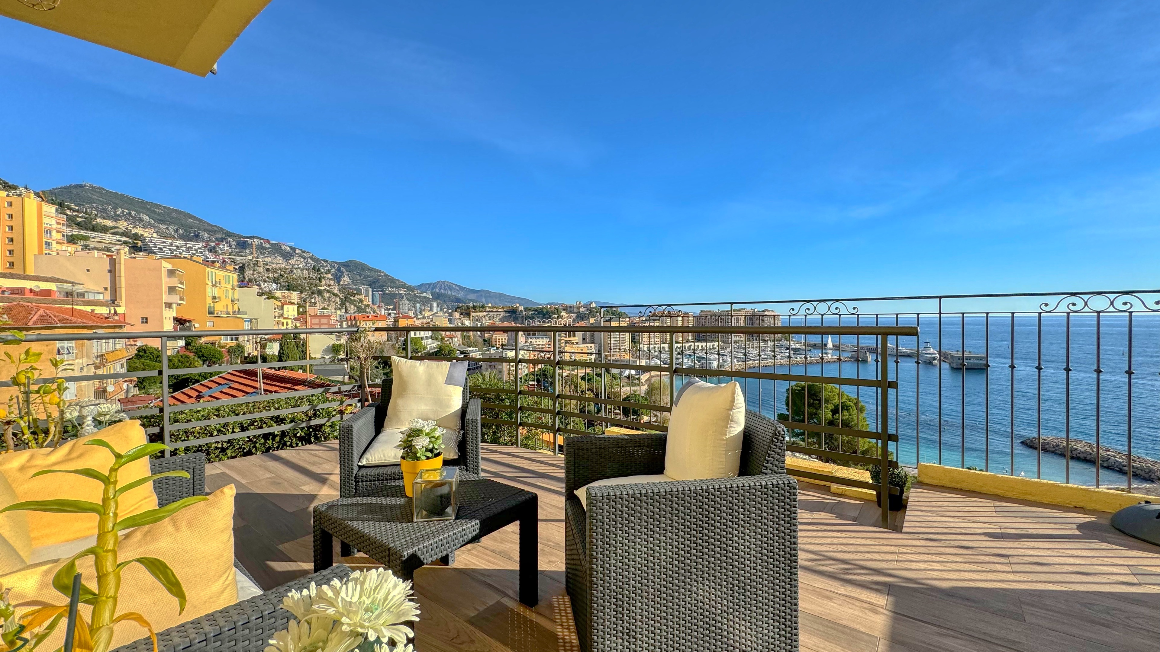 Beautiful semi-detached house in Cap D'Ail with panoramic views and garage 29