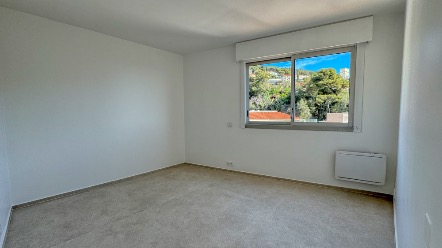 Appartement 4 pièces rénové avec vue mer à quelques pas de Monaco – 110m², terrasses, cave, garage 14