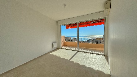Appartement 4 pièces rénové avec vue mer à quelques pas de Monaco – 110m², terrasses, cave, garage 12