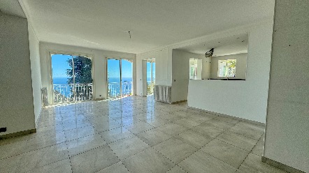 Отдельно стоящий дом площадью 240 м² с видом на море, садом и отдельной квартирой - Ла Турби 6