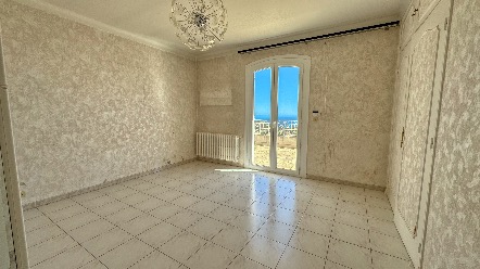 Отдельно стоящий дом площадью 240 м² с видом на море, садом и отдельной квартирой - Ла Турби 17