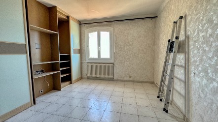 Отдельно стоящий дом площадью 240 м² с видом на море, садом и отдельной квартирой - Ла Турби 18