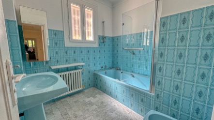 Отдельно стоящий дом площадью 240 м² с видом на море, садом и отдельной квартирой - Ла Турби 22