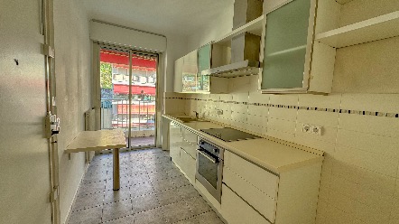 Appartement 3 pièces à rénover avec vue mer et terrasse à Menton 11