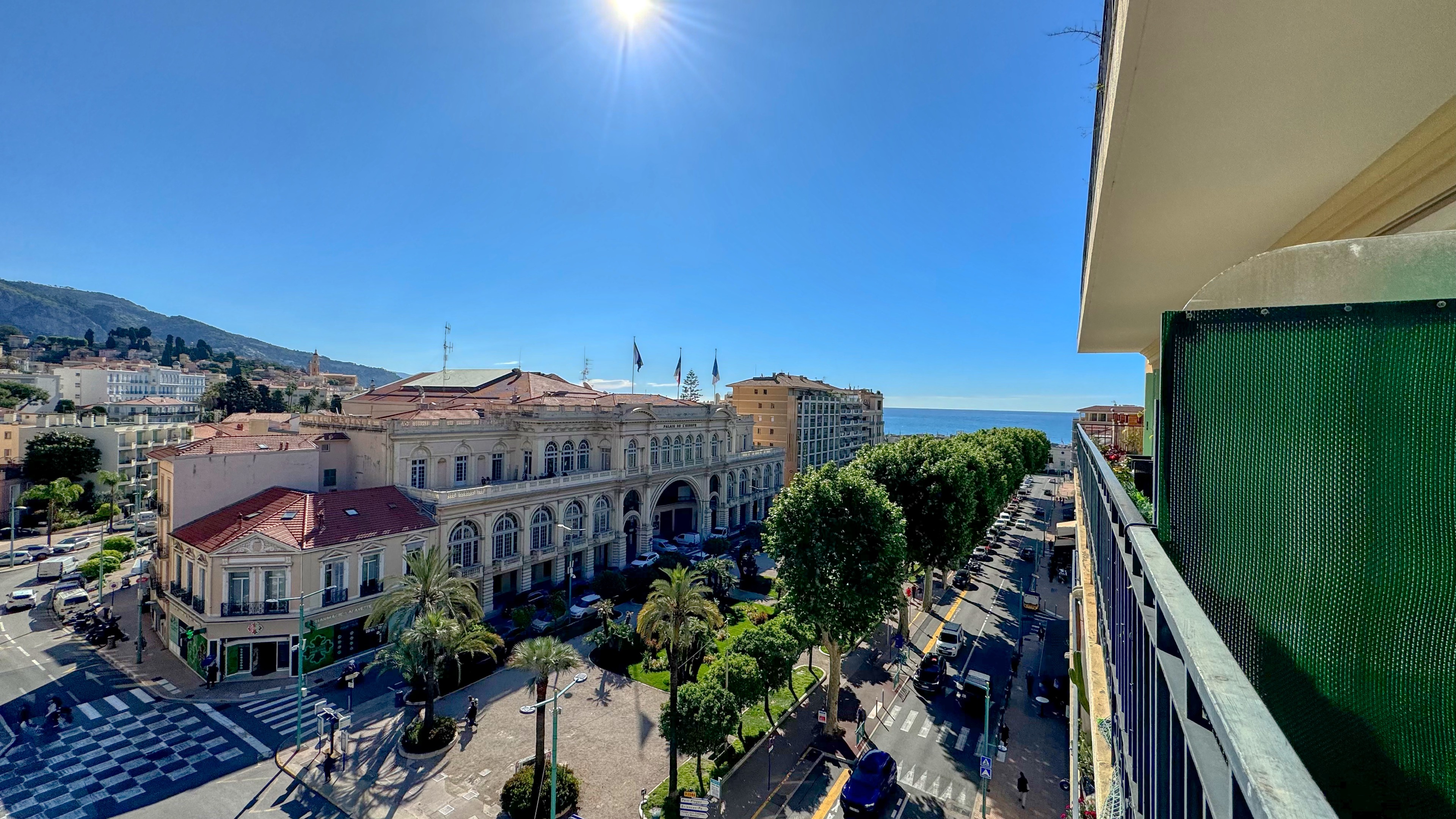 Appartement à rénover de 104m² au cœur de Menton, avec grand potentiel 1