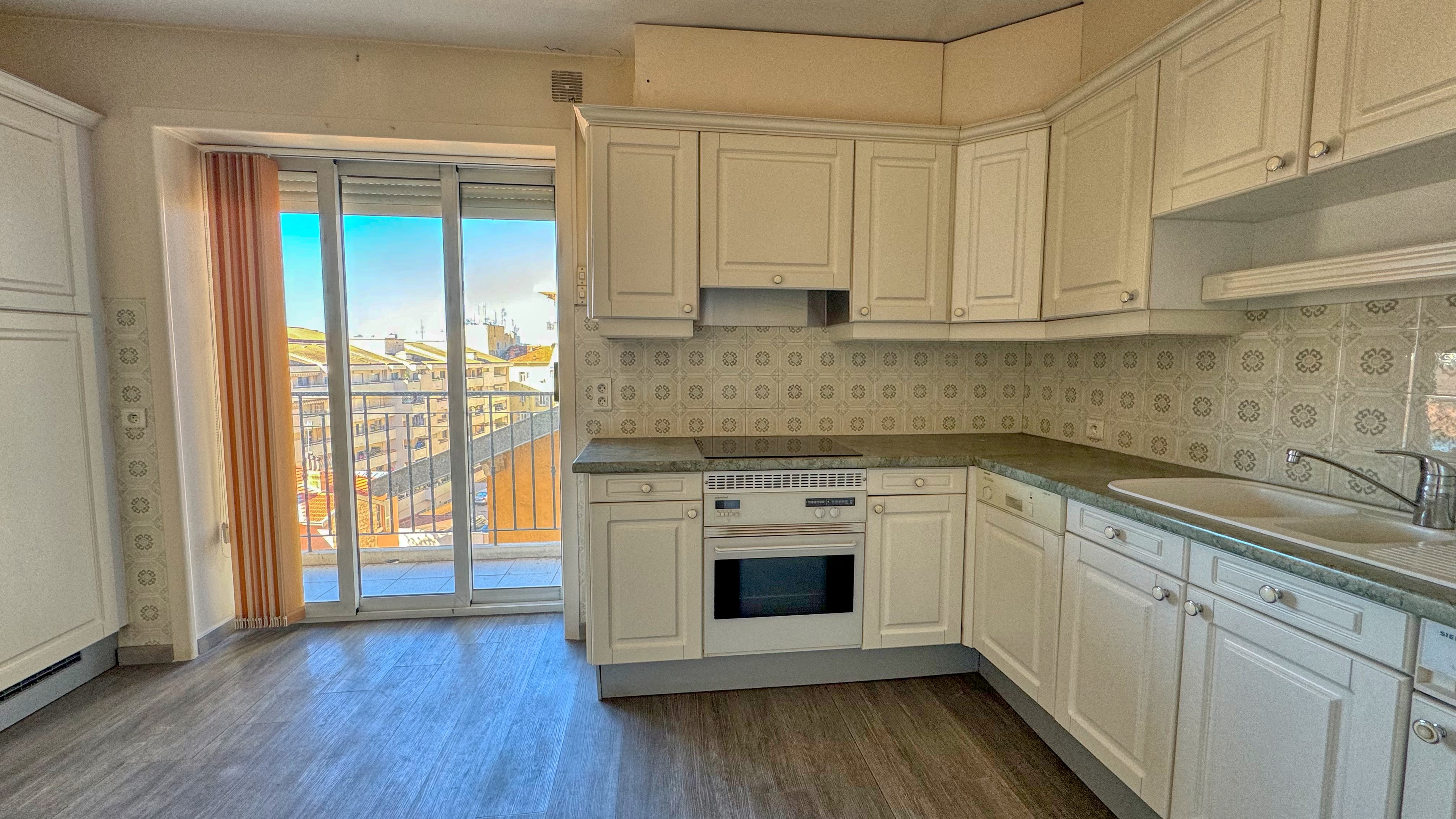 Appartement à rénover de 104m² au cœur de Menton, avec grand potentiel 7