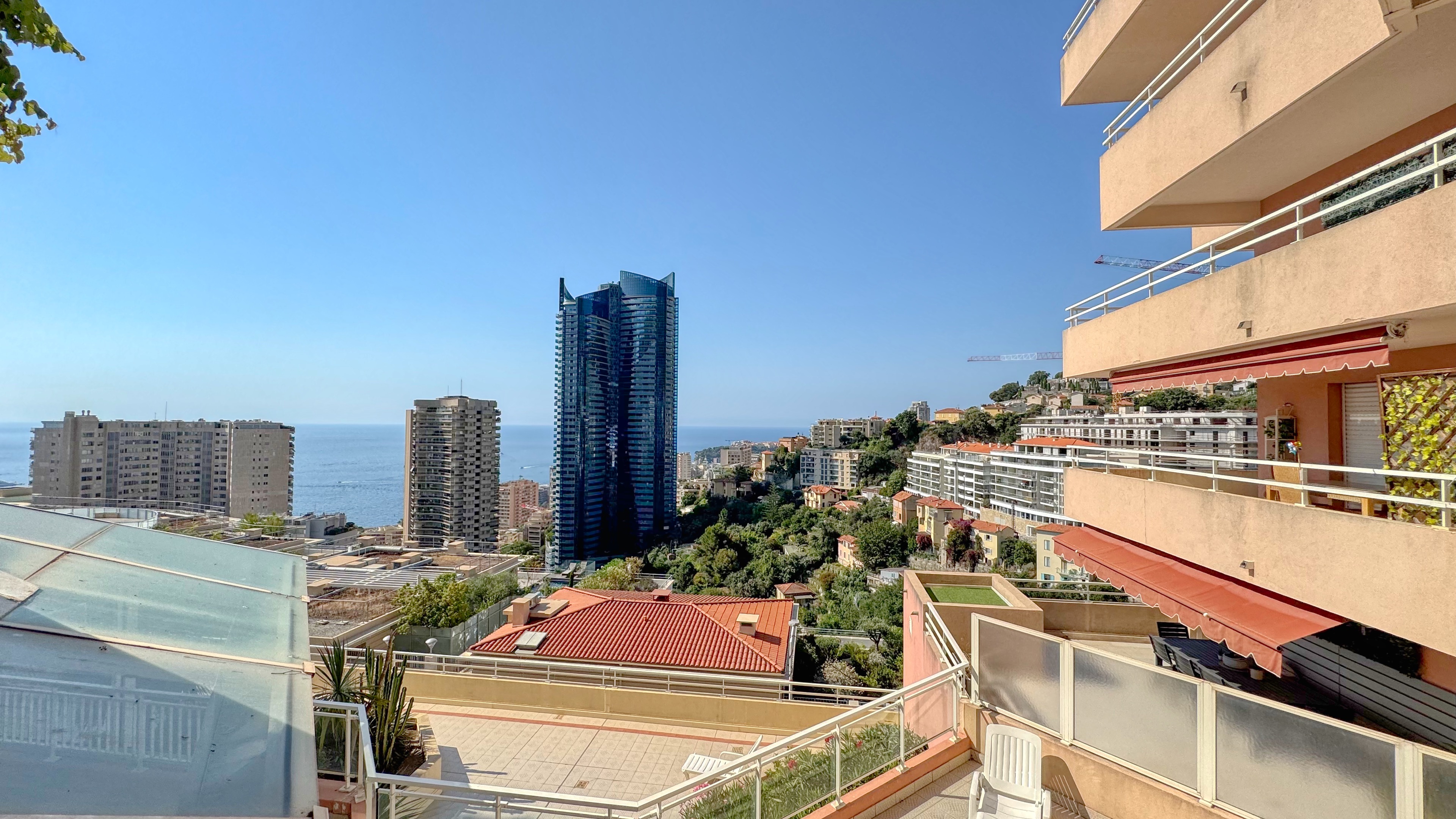 Bilocale con terrazza, piscina e parcheggio – Residenza esclusiva a Beausoleil 3
