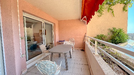 Bilocale con terrazza, piscina e parcheggio – Residenza esclusiva a Beausoleil 2