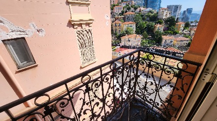 Appartement 3 pièces avec balcon et vue mer à Beausoleil, proche de Monaco 8