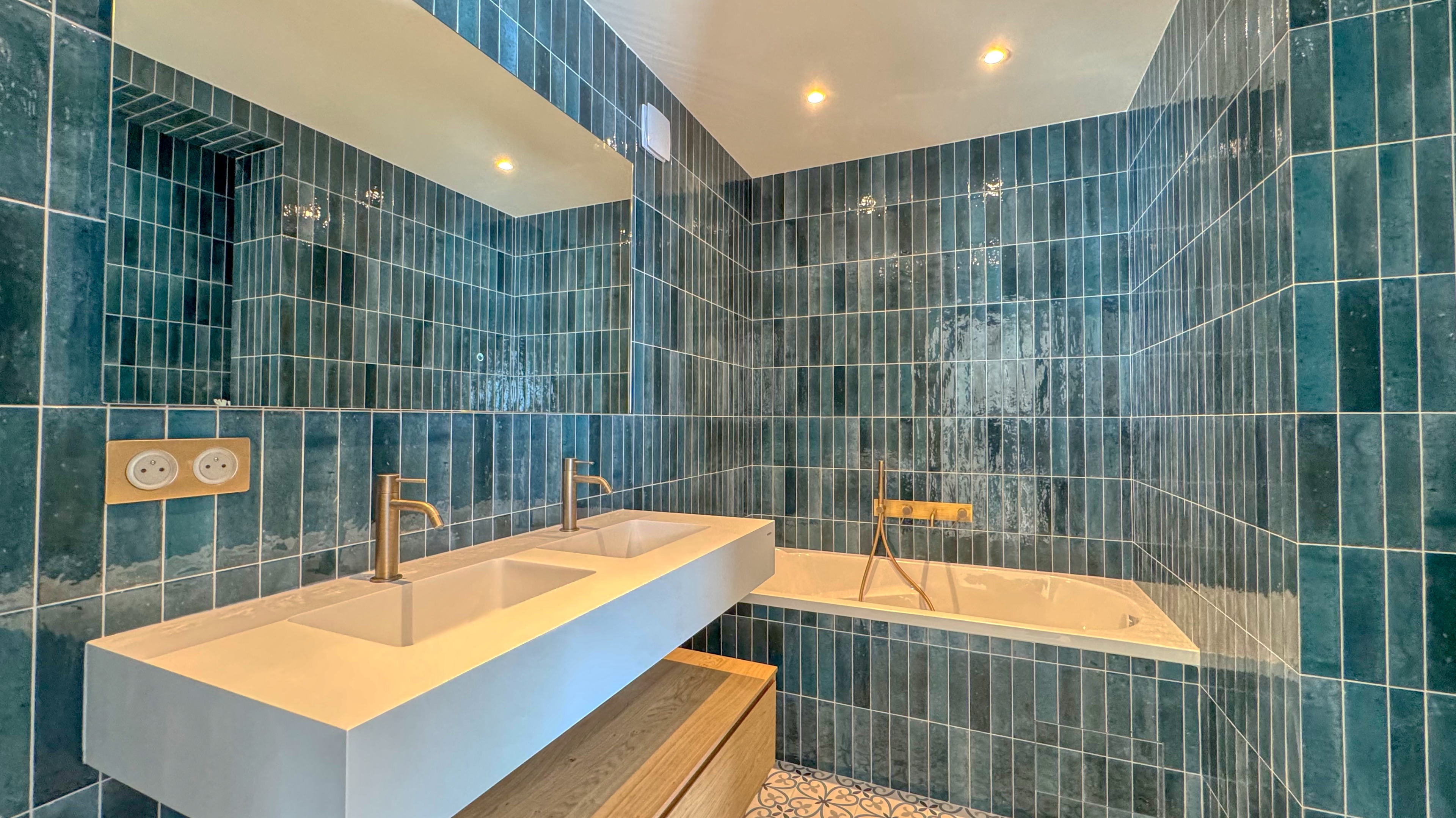 Villa rénovée de 131m² avec vue mer, terrasses et dépendance - Roquebrune-Cap-Martin 16
