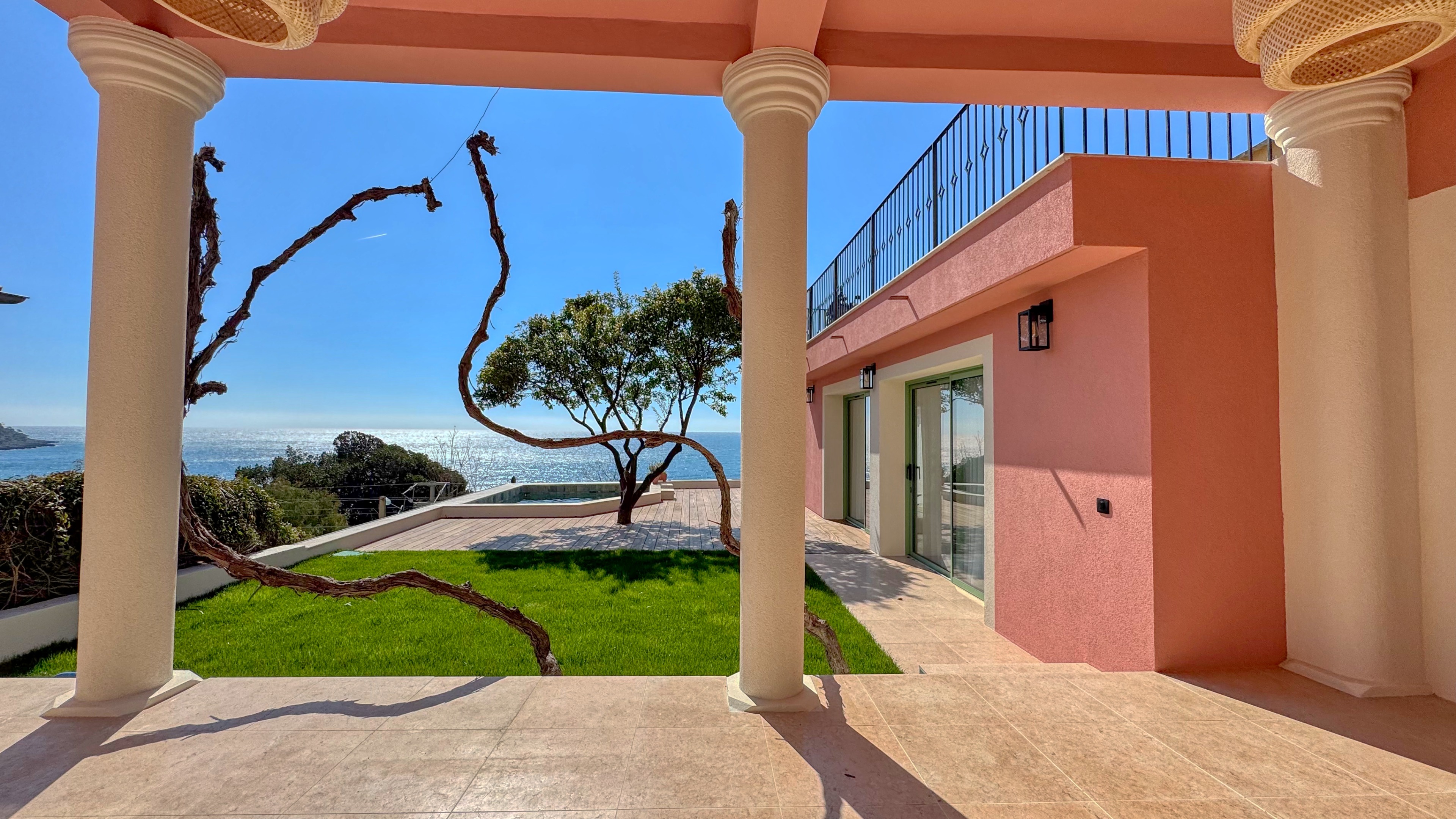 Villa rénovée de 131m² avec vue mer, terrasses et dépendance - Roquebrune-Cap-Martin 11