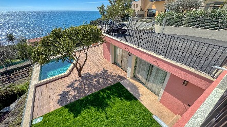 Villa rénovée de 131m² avec vue mer, terrasses et dépendance - Roquebrune-Cap-Martin 20