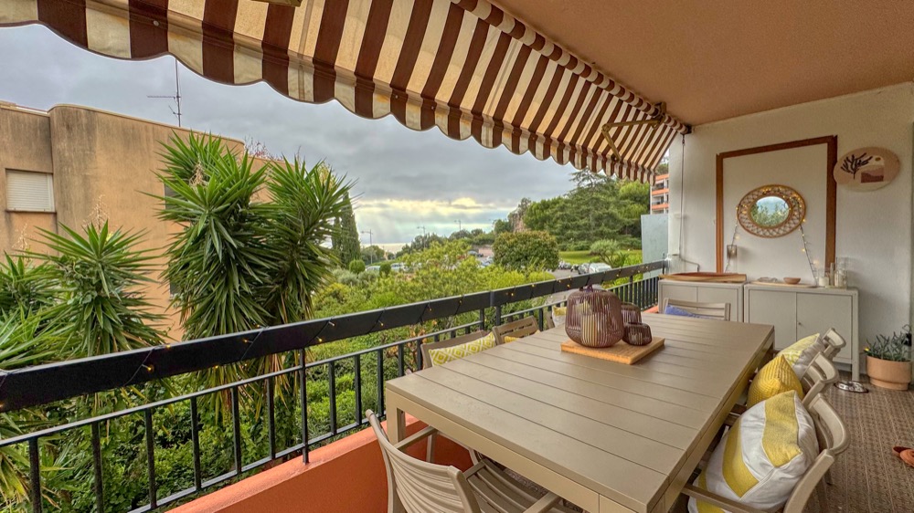 Bilocale ristrutturato con terrazza e vista mare a Roquebrune Cap Martin, vicino a Monaco	