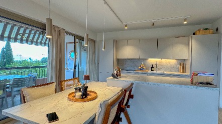 Appartement 2 pièces rénové avec terrasse et aperçu mer à Roquebrune Cap Martin, proche Monaco 4