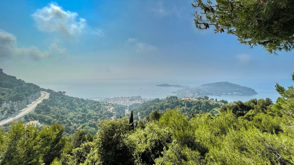 Villa di lusso a Villefranche-sur-Mer: un gioiello contemporaneo con vista mozzafiato sul mare